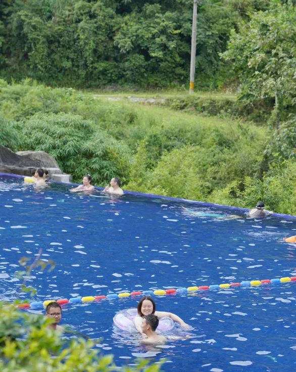 金佛山景区内温泉,金佛山温泉度假村泡温泉