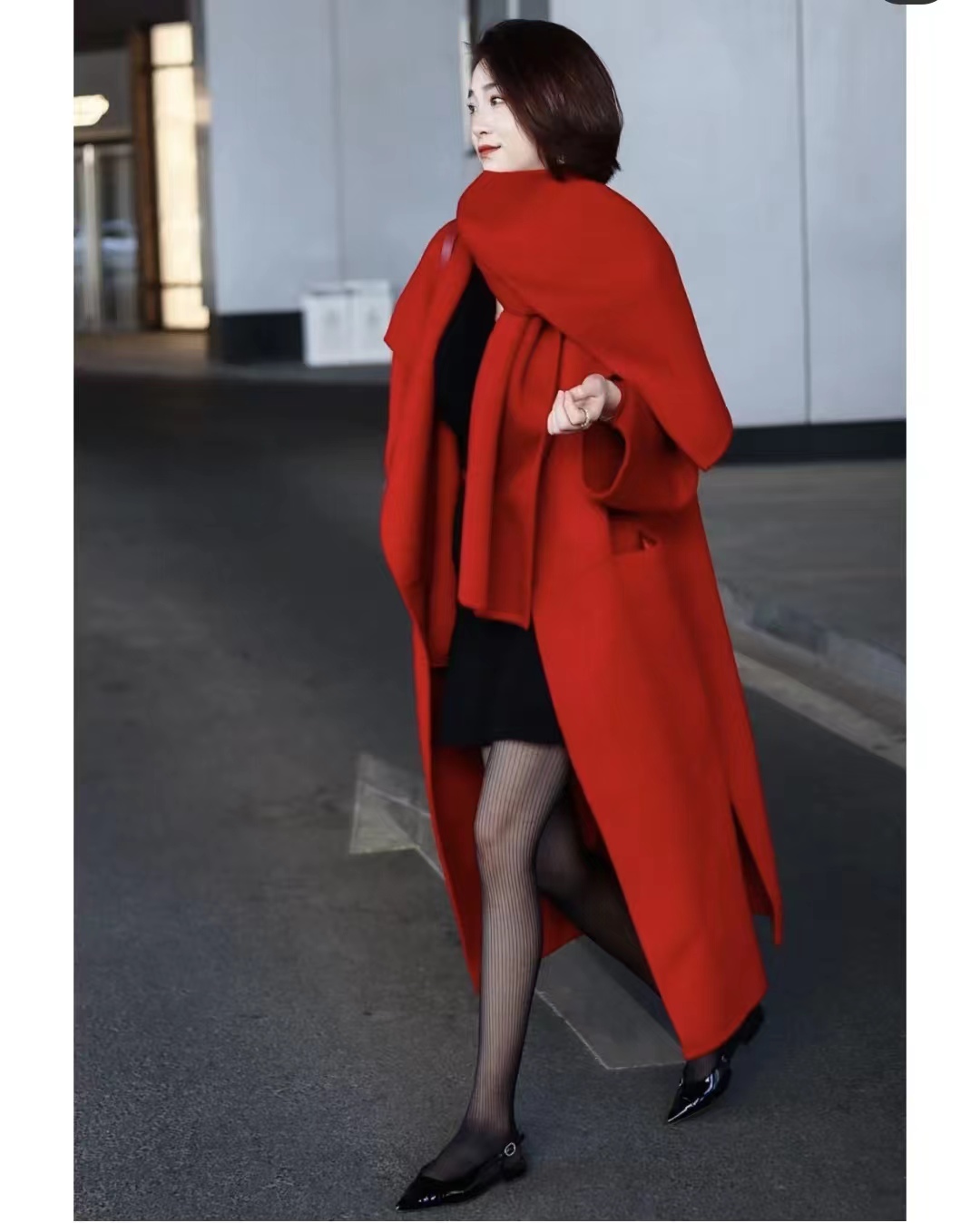 法式蝴蝶结上衣红色,红色搭配深杏色好看吗