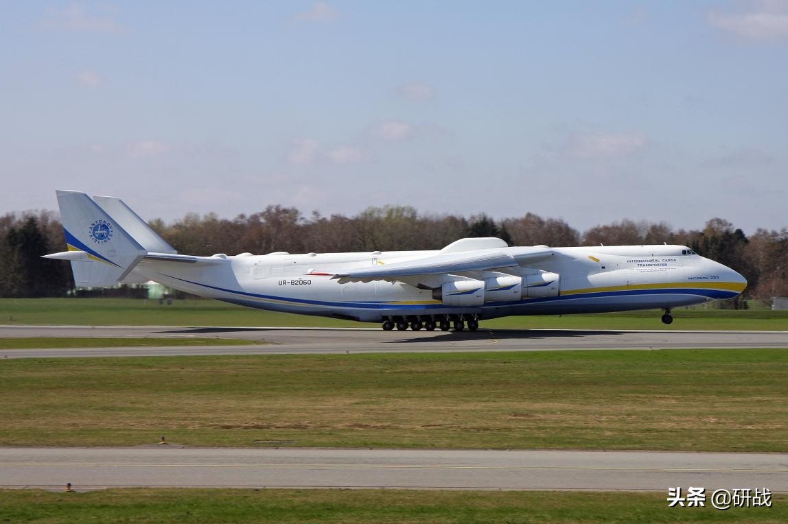 安225降落受损,天津安225飞机降落视频