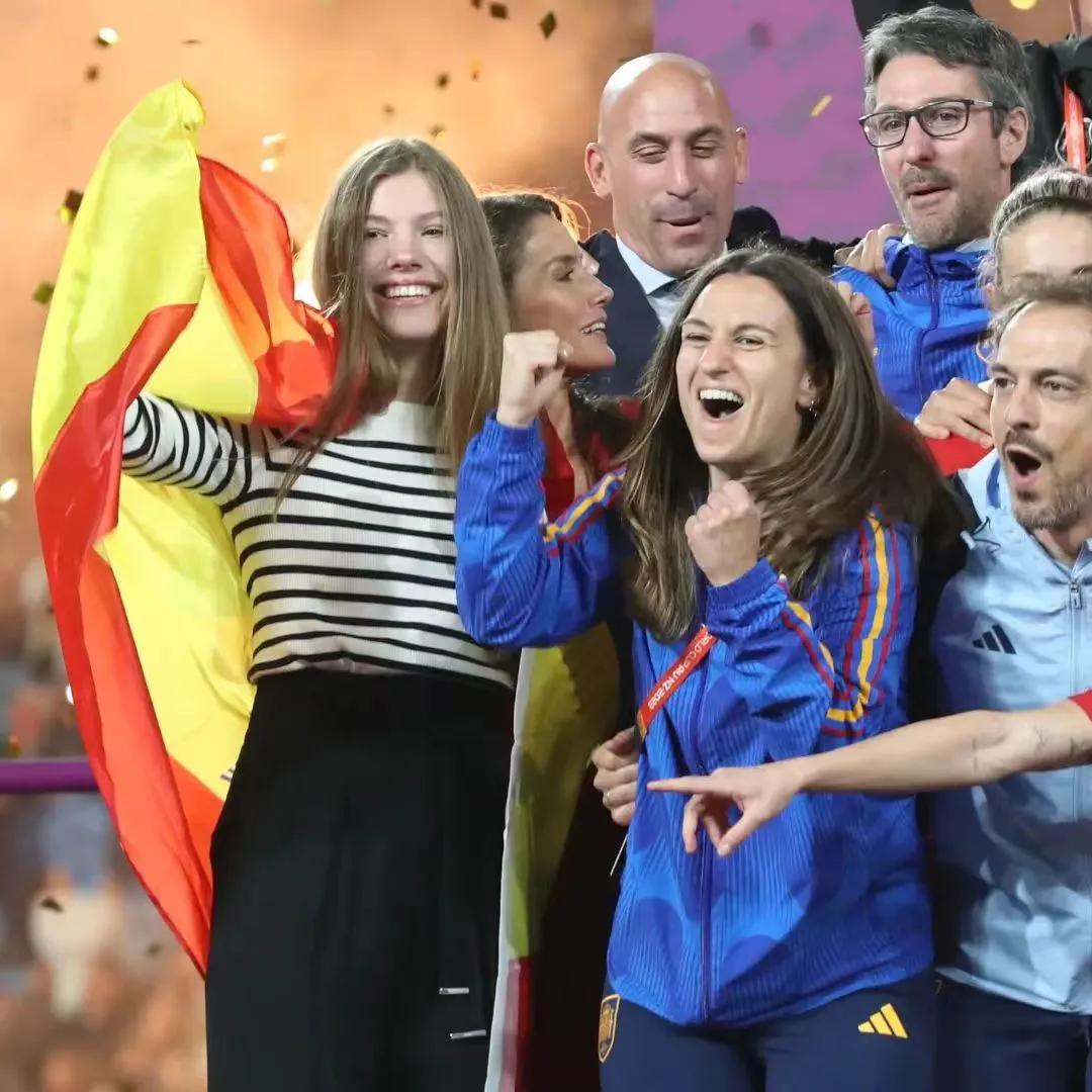 西班牙公主索菲亚足球,索菲亚公主加入西班牙女足