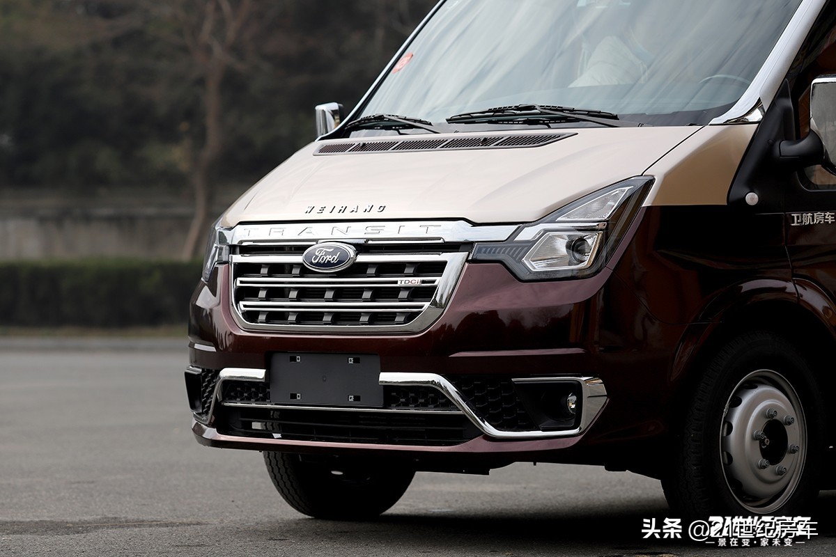 福特商务旅游一体的豪华房车,福特黑骑士商旅两用房车