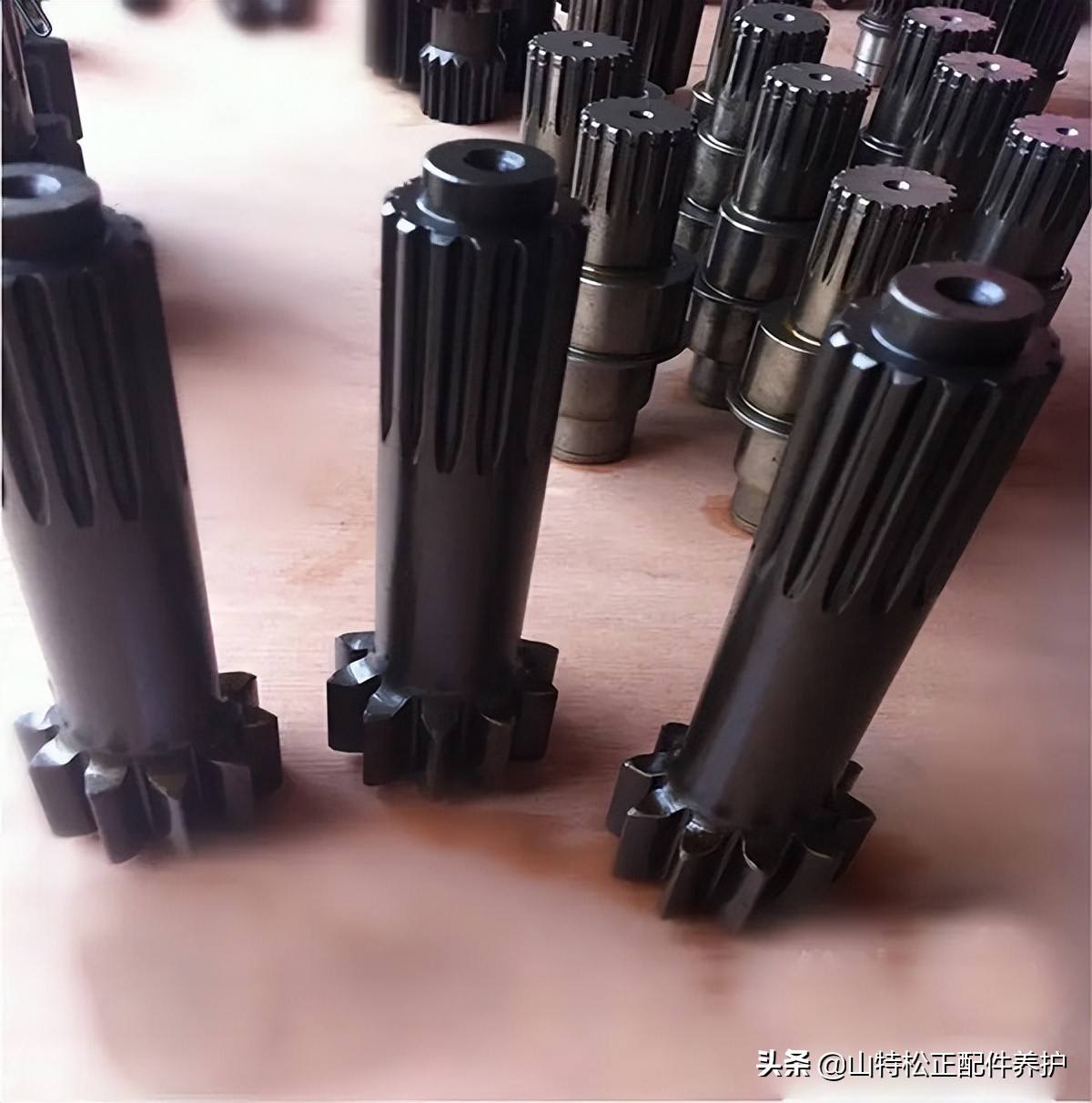 小松挖掘机保养与维修,小松挖掘机维修故障