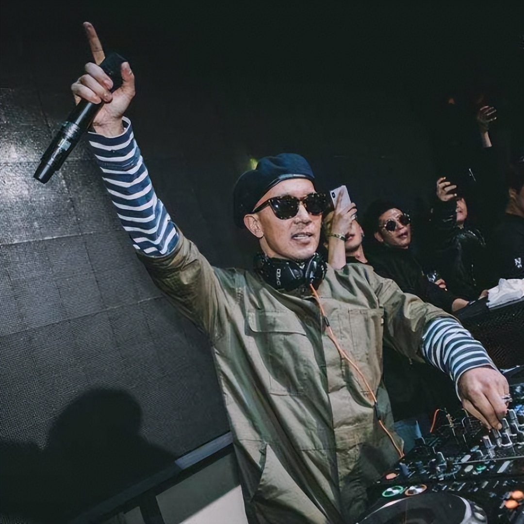 具俊晔52岁照片,具俊晔秀恩爱翻车