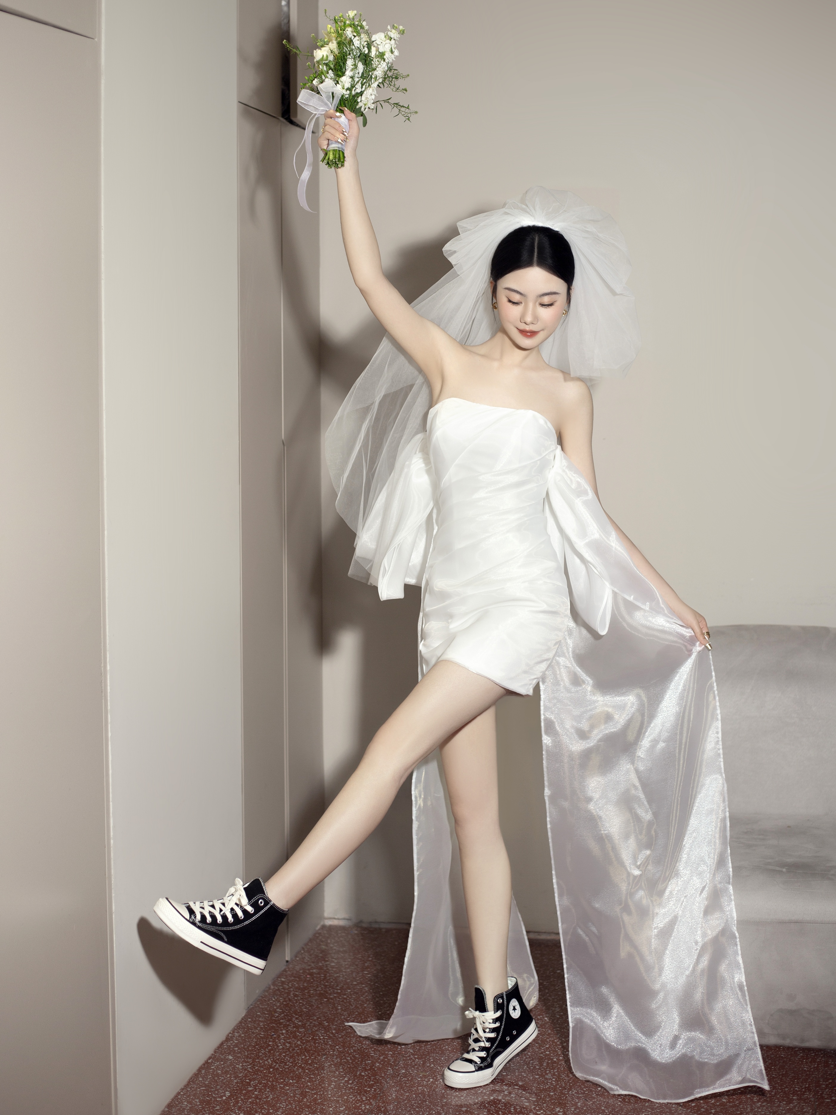 可以配婚纱的匡威,匡威婚鞋搭配婚纱