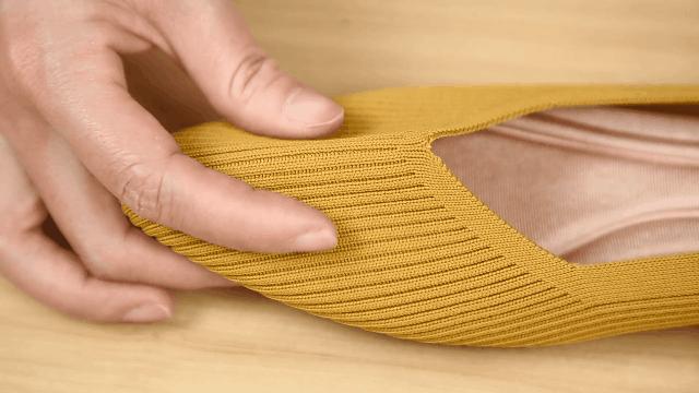 贾玲穿的鞋子品牌,贾玲今年春节穿的鞋