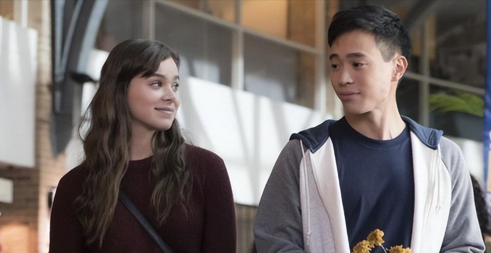 电影通过调动和改变画面元素，以意象和符号的形式，让观众体会