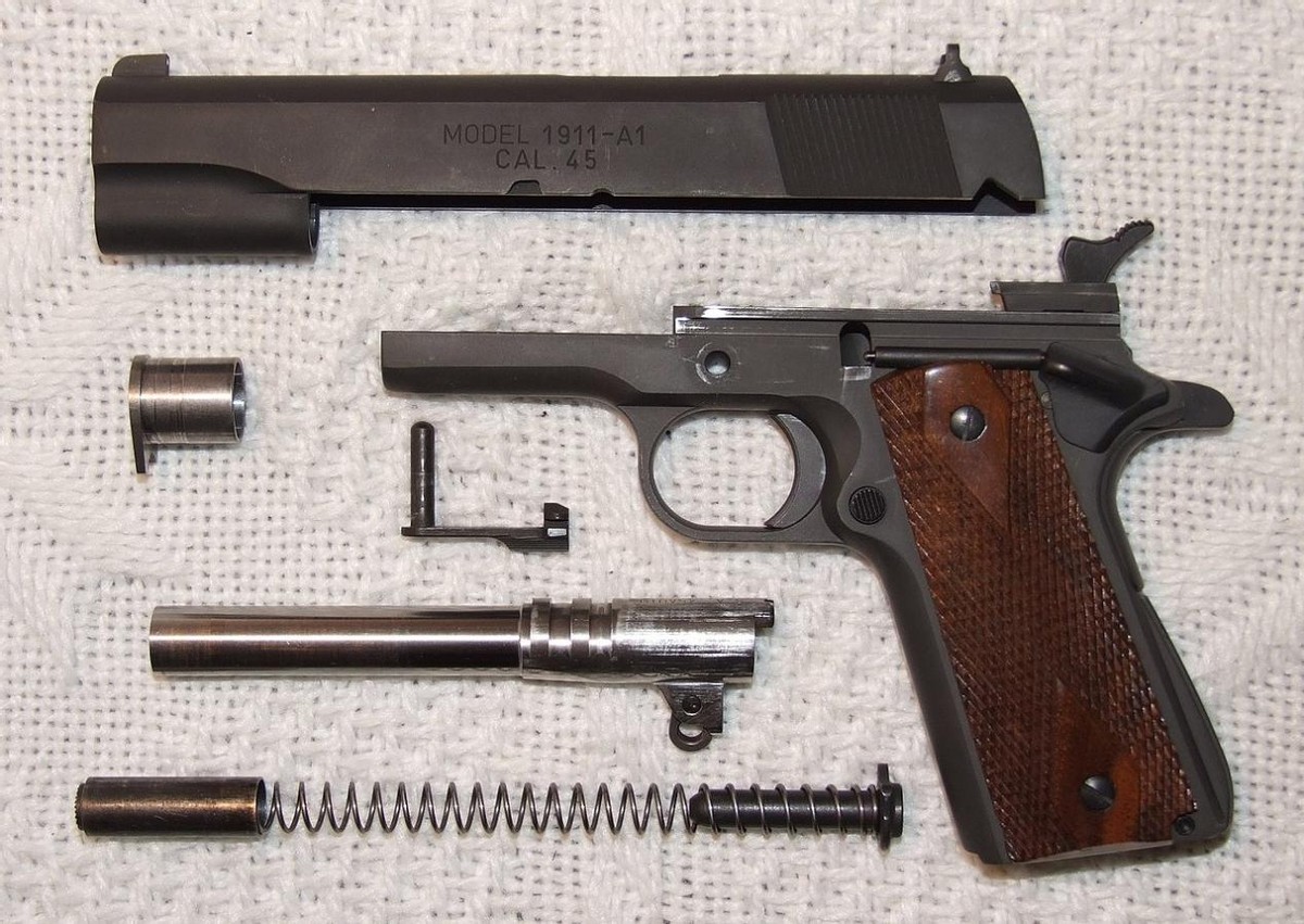 美军传家宝柯尔特M1911A1，服役超70年堪称久经沙场，弹无虚发