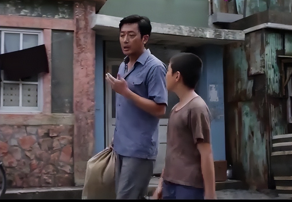 5分钟读完许三观卖血记,许三观卖血记的深度解析