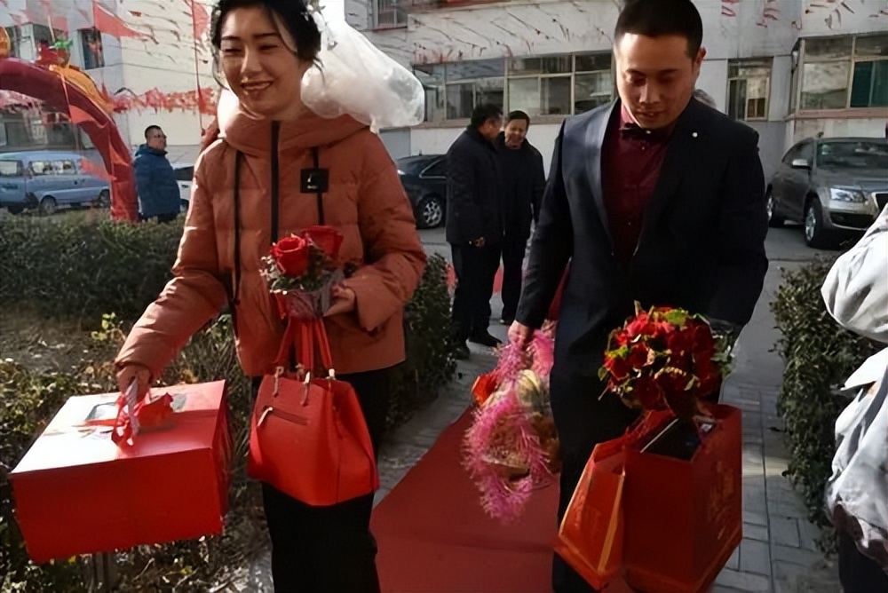 浙江女首富被判死缓,浙江女富豪判死刑