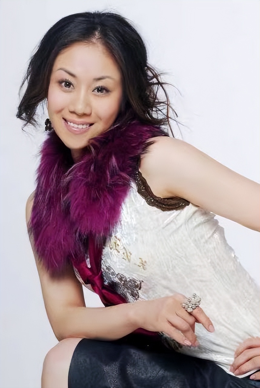 出家歌手李娜近况近照曝光,歌手李娜为什么要出家当尼姑