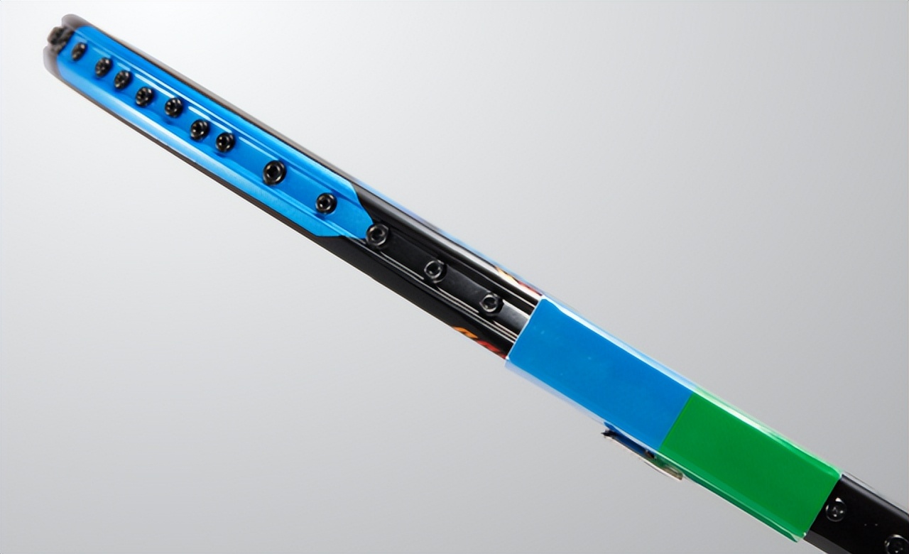 尤尼克斯双刃10测评停产了吗,尤尼克斯双刃zs测评对比双刃10