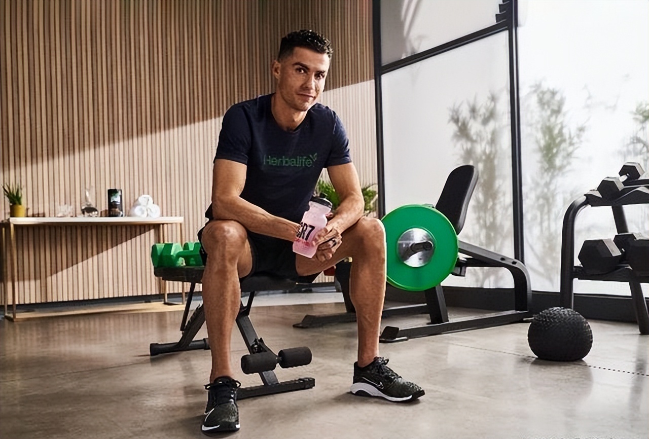 c罗代理康宝莱,c罗为康宝莱代言的视频