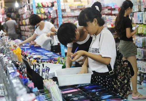 6分钟一块钱，吹头发都要钱！高校“精致”收费：学生是摇钱树？