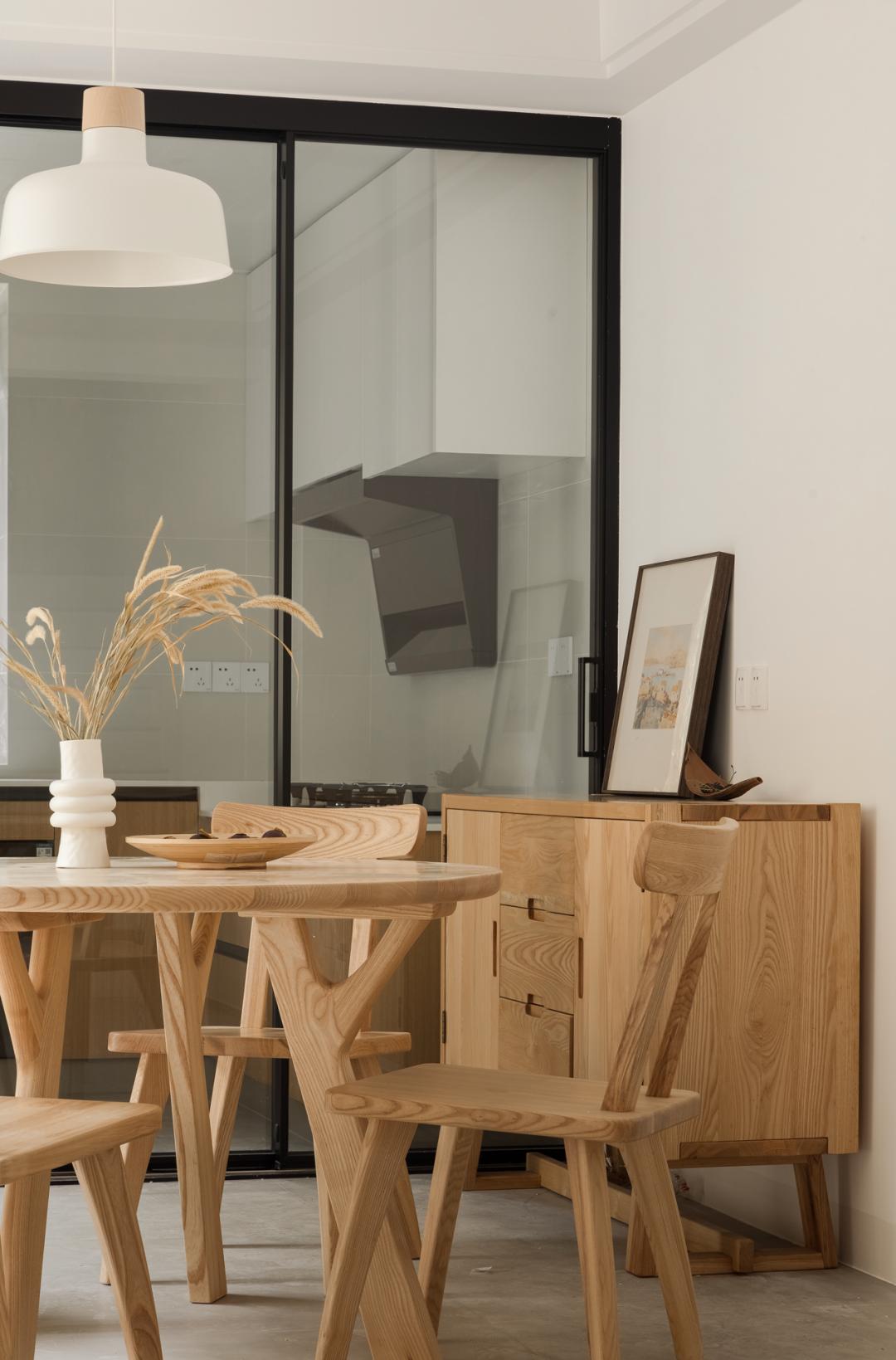 264㎡原木别墅丨满墙大书柜丨让自然的风带来家的宁静