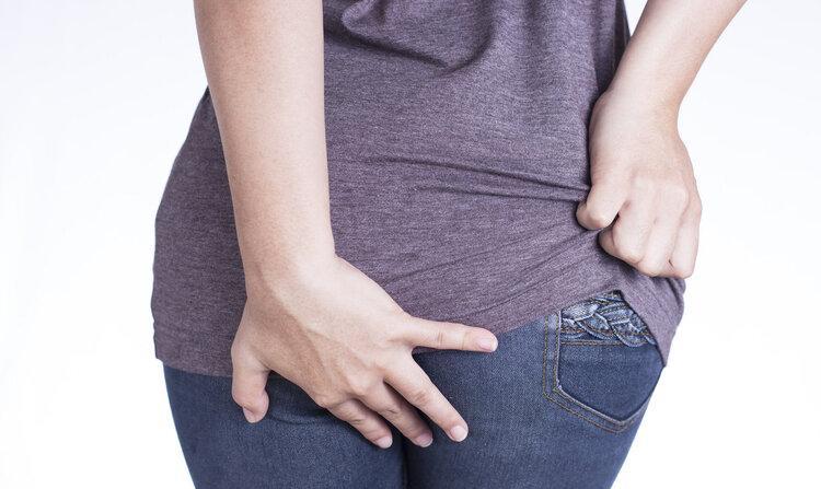 牛仔裤为什么内侧缝不能都做埋夹,女生怎么避免运动裤出现缝