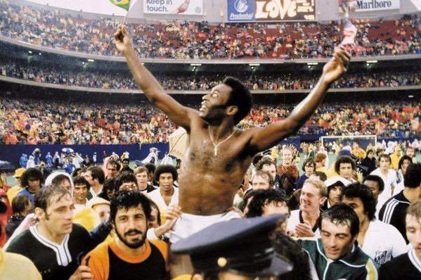 从贫民窟走出来的超级球星贝利,球王贝利的传奇人生