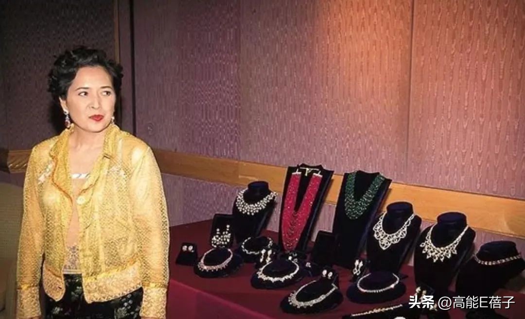 香港女富豪翡翠,香港的女富豪都有哪些