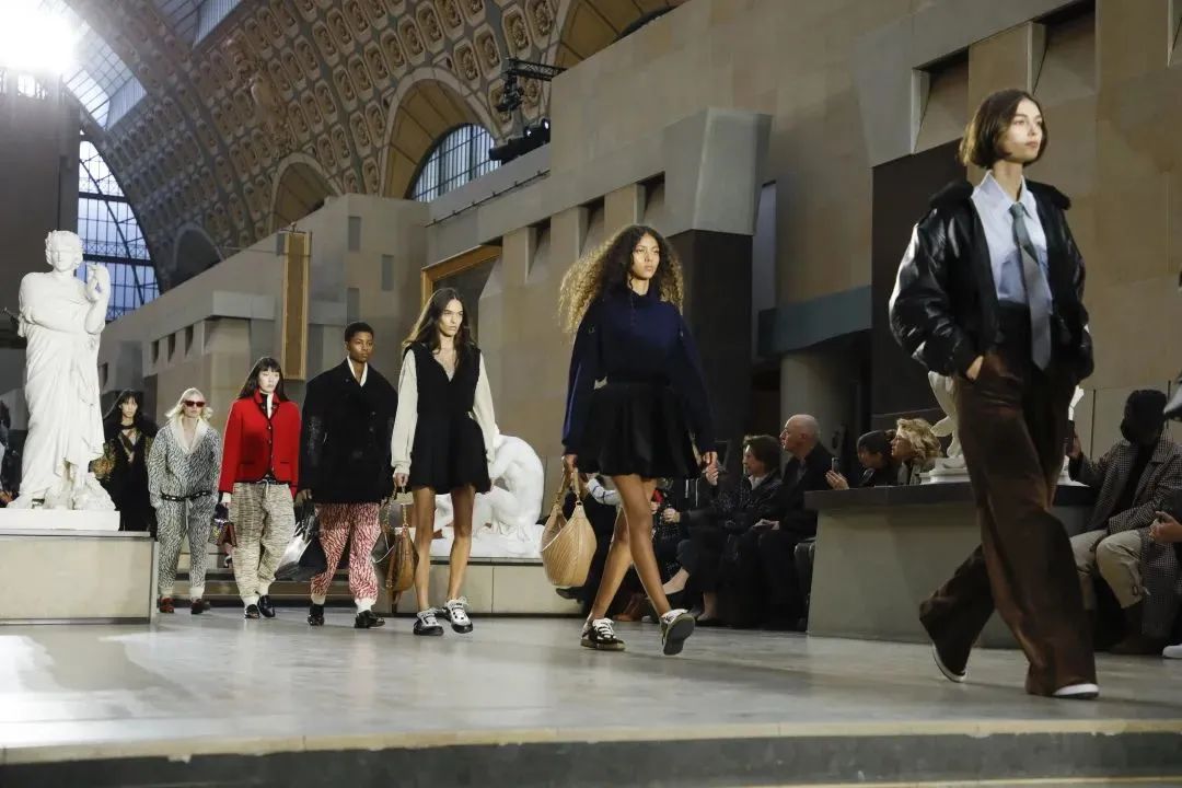 路易威登2022秋冬女装灵感,路易威登2022秋冬女装时尚穿搭