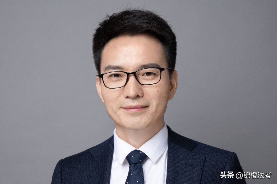 罗翔刑法课适合法考吗,法考刑法柏浪涛和罗翔哪个好