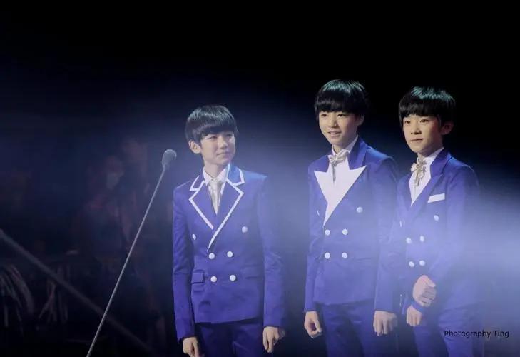 tfboys快本首秀九周年照片,tfboys快本首秀八周年完整版