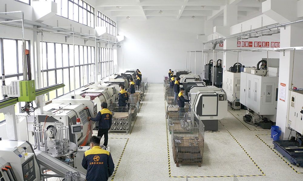 脚踩土坑酸菜？厕所风味粉条？315照妖镜这次又照出了谁？