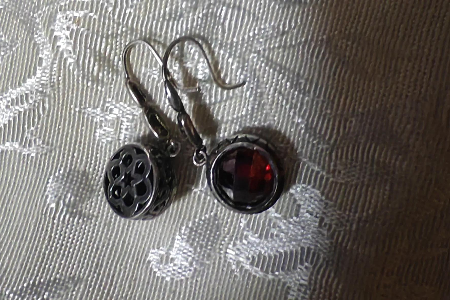 银饰品变黑自己怎样清洗,怎样处理银饰品氧化变黑