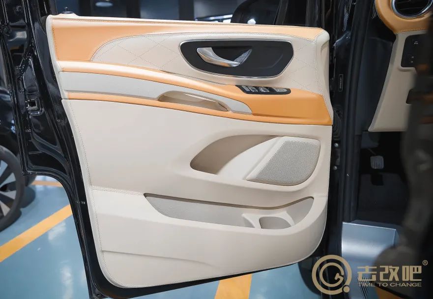 奔驰威霆改米白配宾利黄效果图,威霆改宾利黄内饰