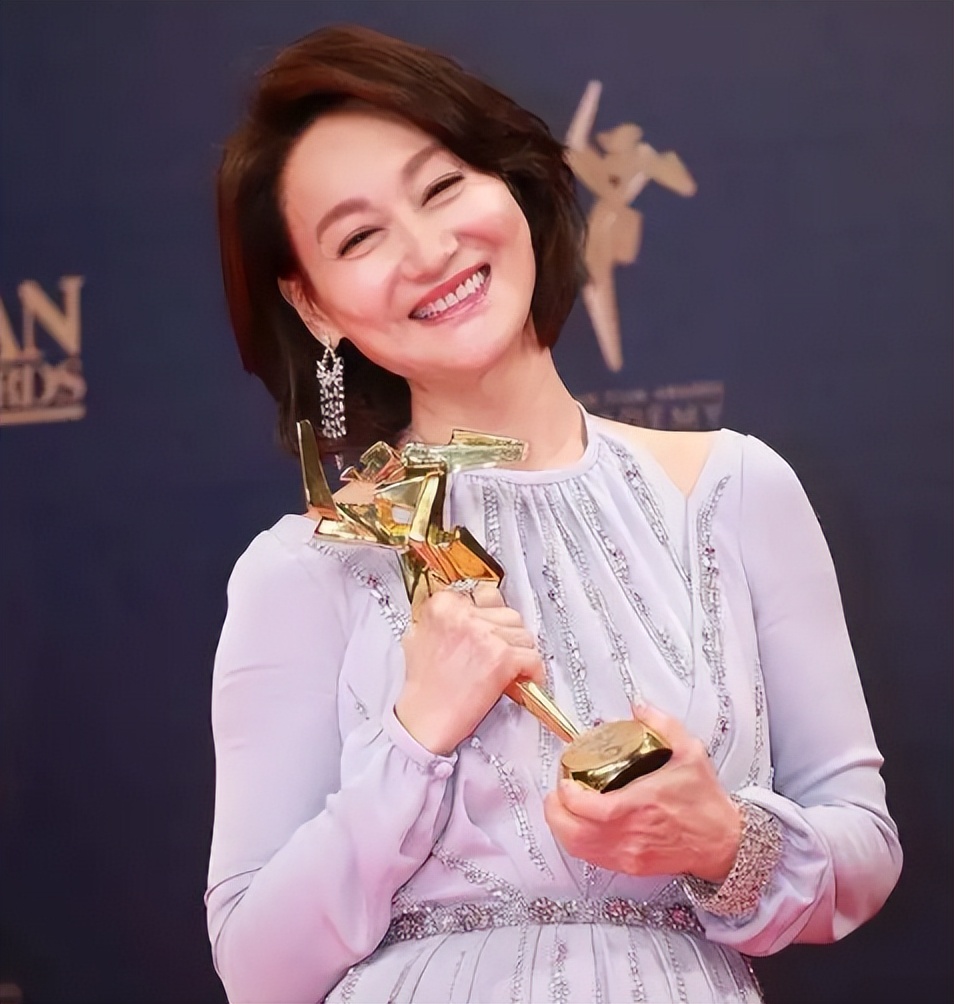 惠英红得影后,惠英红影后视频