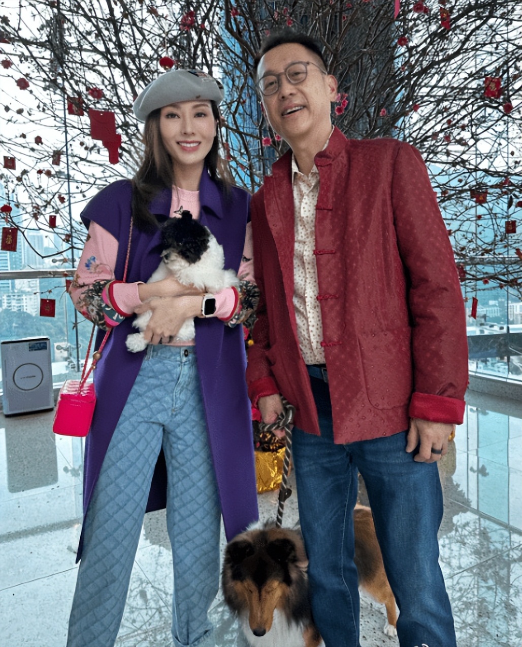 李嘉欣为60岁老公庆生,李嘉欣和许建彤视频