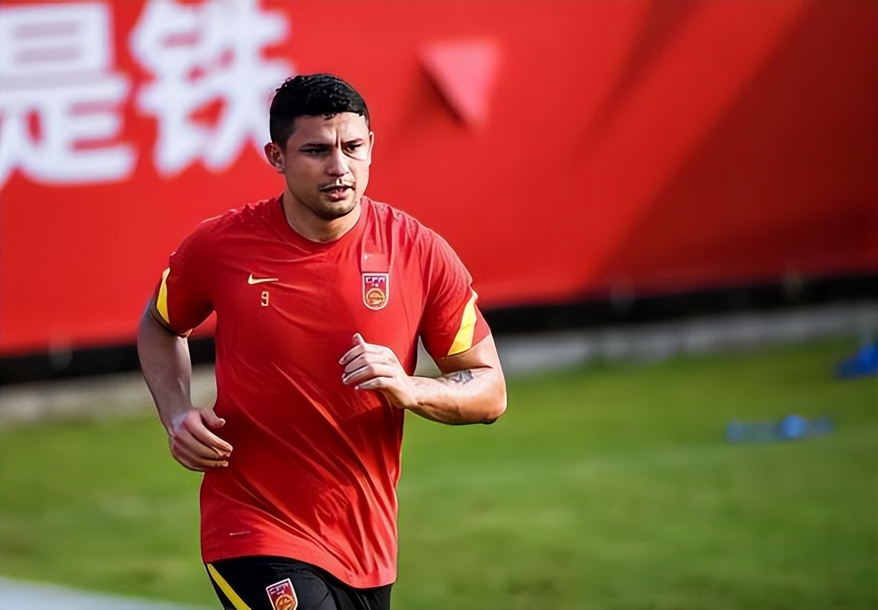 国足一哥武磊第三胎是男孩吗,国足前锋现任妻子