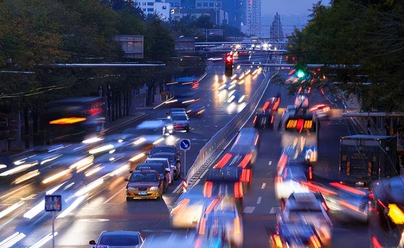 小轿车跑腿送快递有订单么？镖滴快送业务怎么样？镖滴研究员分析