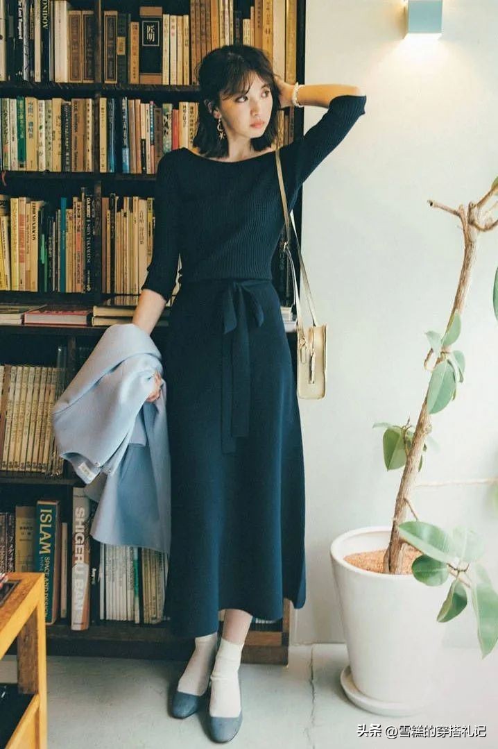 有小肚子的怎么穿好看,穿衣小技巧显瘦衣角扣方便又实用