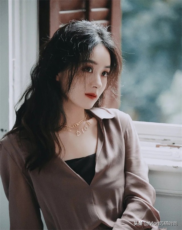 圆脸方圆脸适合长发还是短发,圆脸四方脸适合长发还是短发