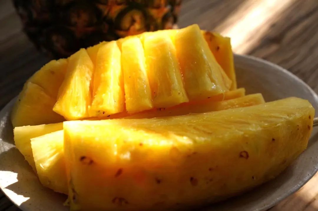 现在为什么菠萝很少凤梨很多,市场上的菠萝和凤梨怎么区分