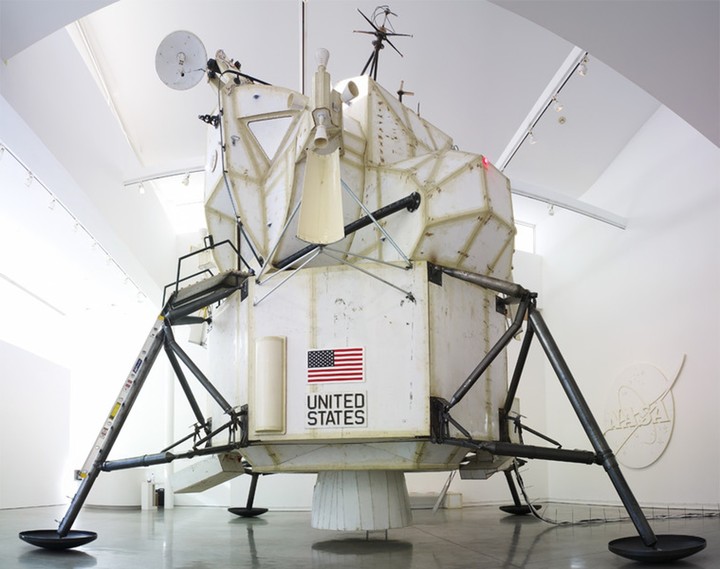 耐克花鞋,耐克只用一张皮做的鞋