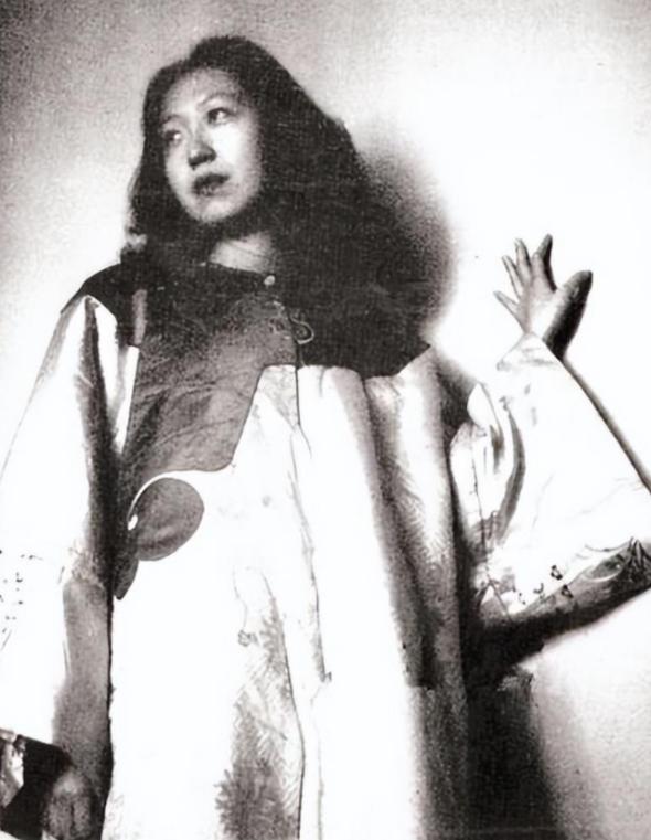 张爱玲在美国怎么死的,张爱玲死后多长时间才被人发现