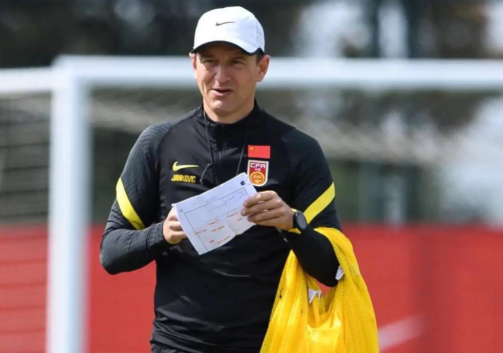 扬科维奇要求体能达极限继续奔跑,扬科维奇训练视频