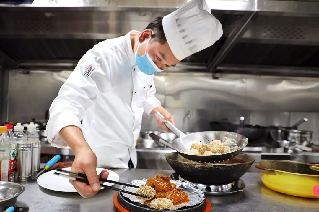 江淮特色美食大全,徽菜十大名厨排名