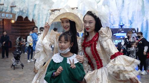 大无语事件!268元买了哈尔滨极地公园亲子票,被路人追着问了三条街!