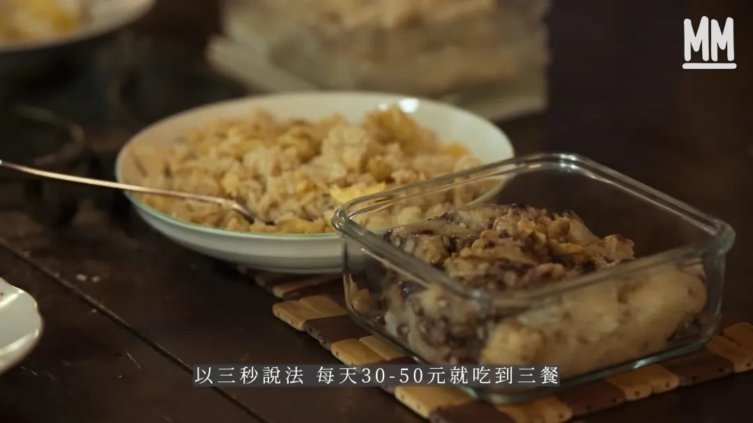 这对香港情侣过“穷酸”生活上瘾！废品做家具，引来144万人围观