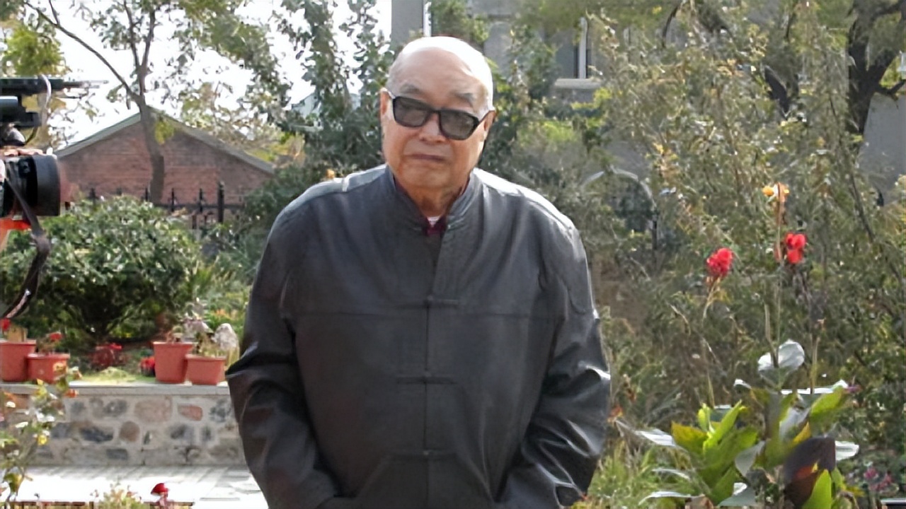 1953年，志愿军师长负伤后回家探亲，发现拉车的车夫就是父亲