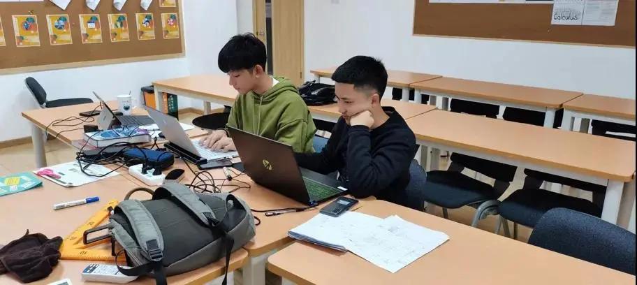 步履铿锵，行稳致远！青苗的2021年，精彩动人