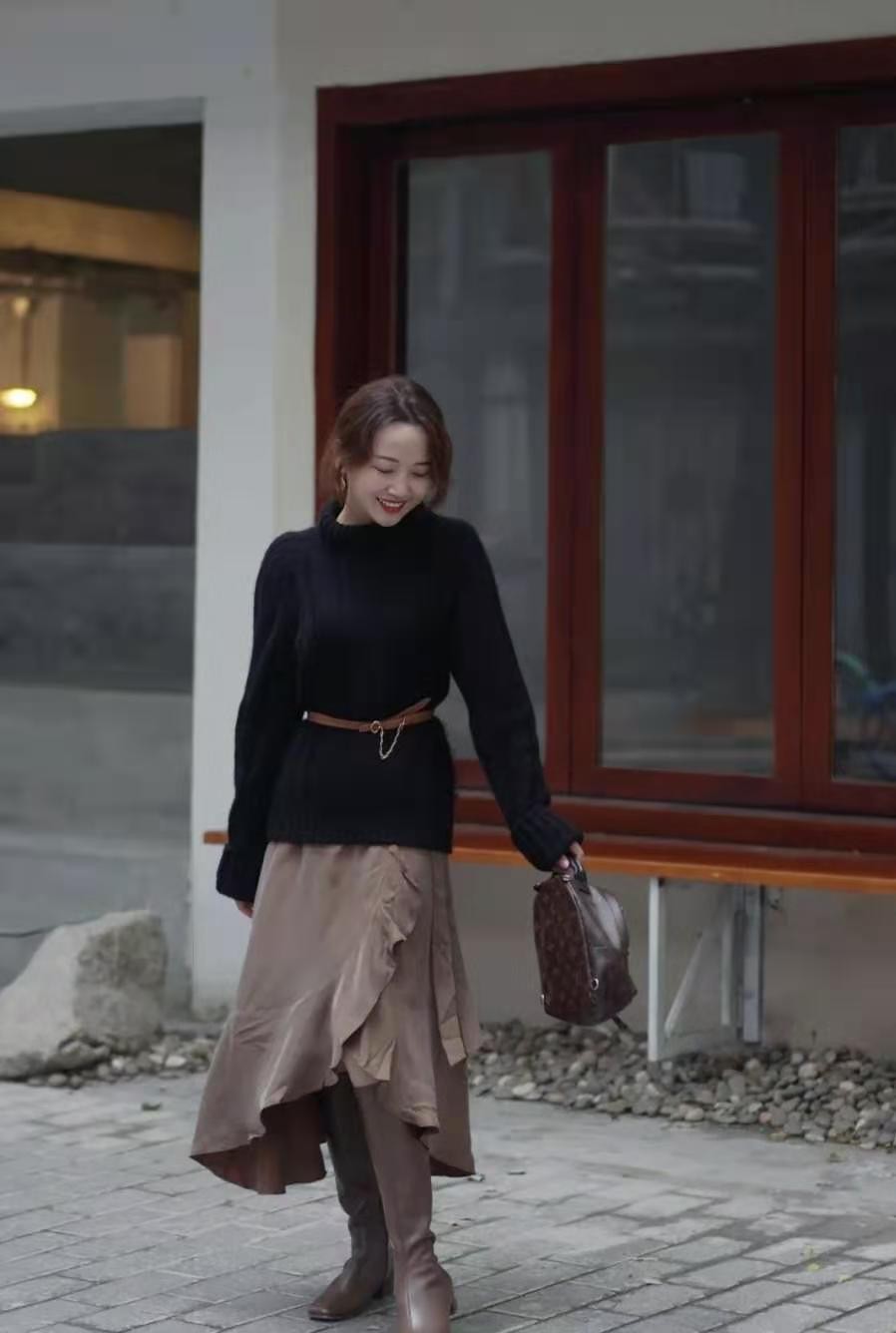 适合四十岁女人穿的马丁靴,秋冬马丁靴长筒靴哪个更时尚