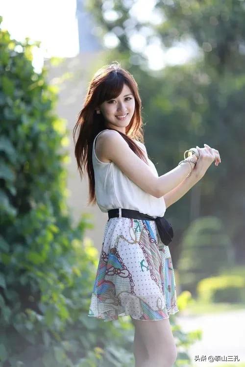 花开半夏如诗如画的下一句,花开半夏如诗如画完整版