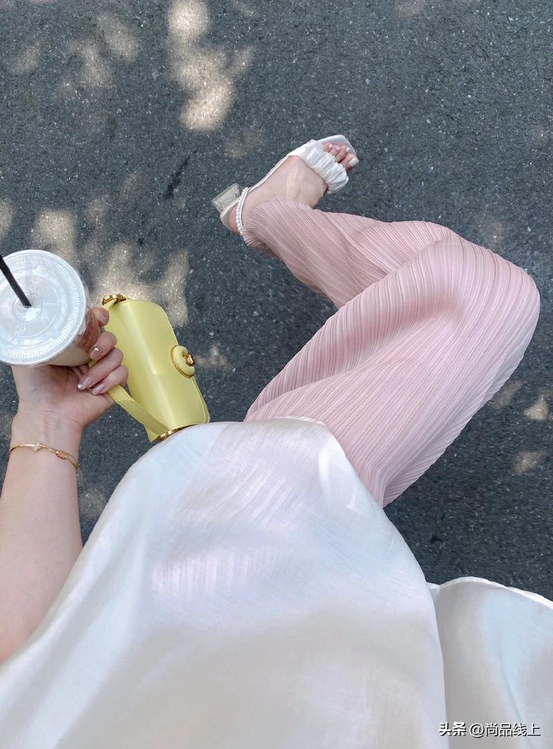 一个被褶皱服饰承包的夏天，【FBee菲必】永久褶皱，⁮不用熨烫