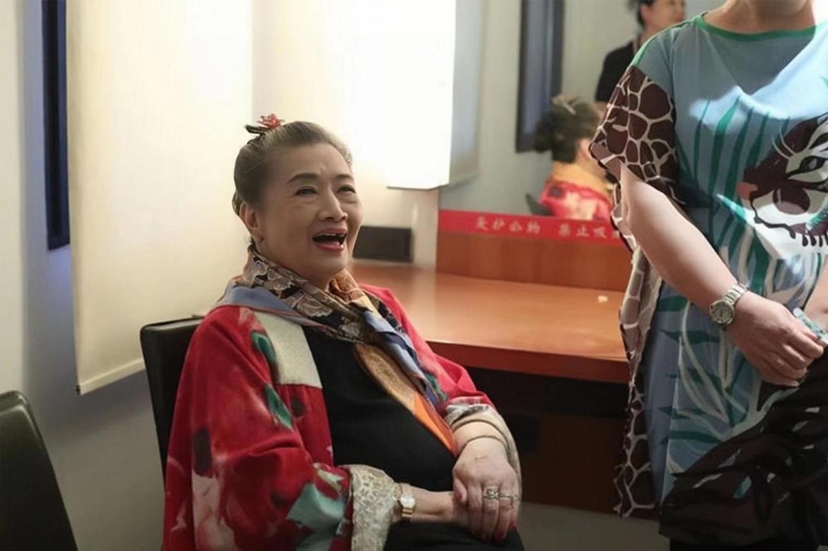 朱逢博丈夫骨灰摆放在哪里,著名女歌唱家朱逢博近况