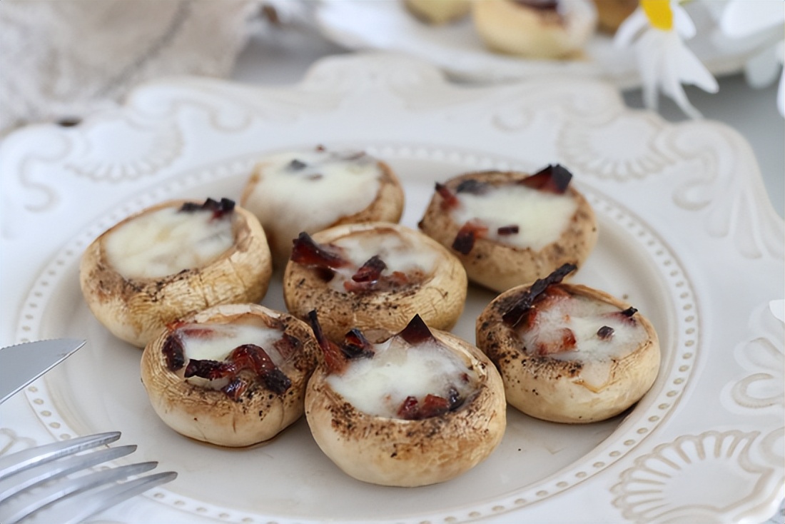 芝士口蘑做法,鲜美多汁的芝士焗口蘑