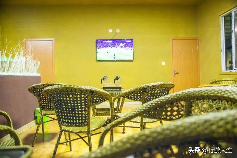 世界杯足球场比赛场地,大连世界杯足球场