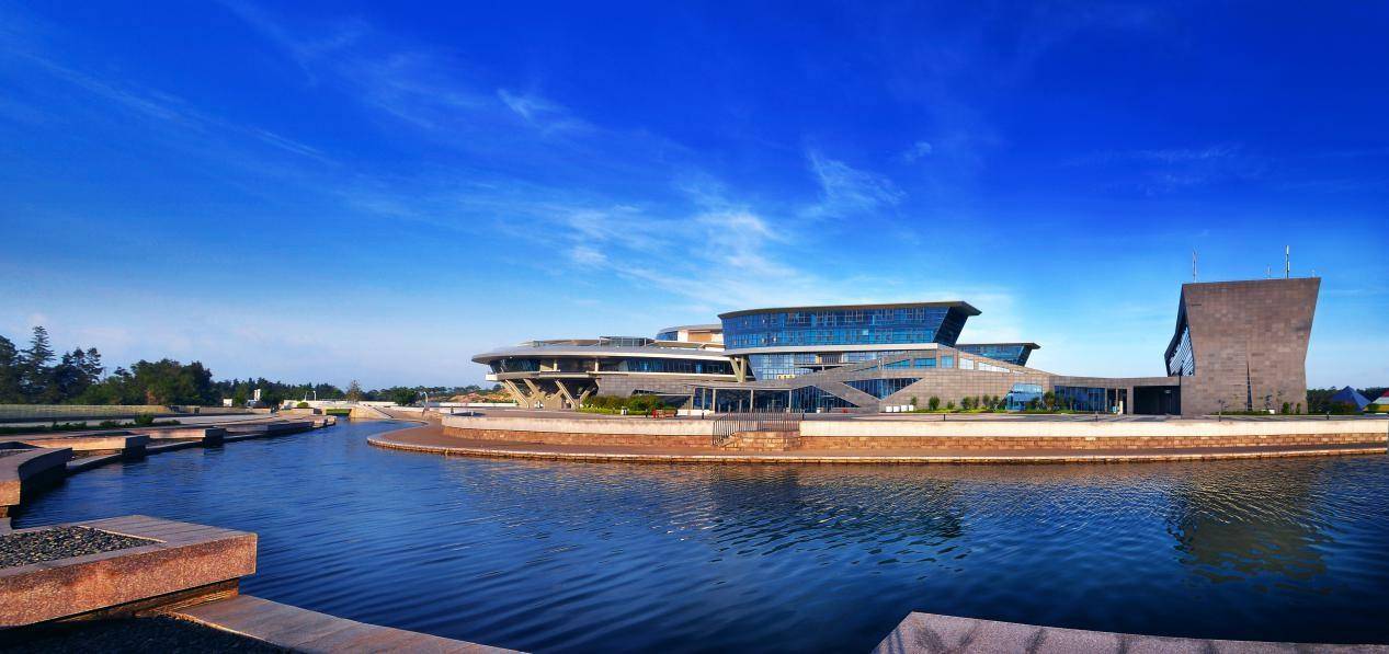 业务遭遇擦边球质疑,洪恩效仿网龙、新东方等出海寻找机会