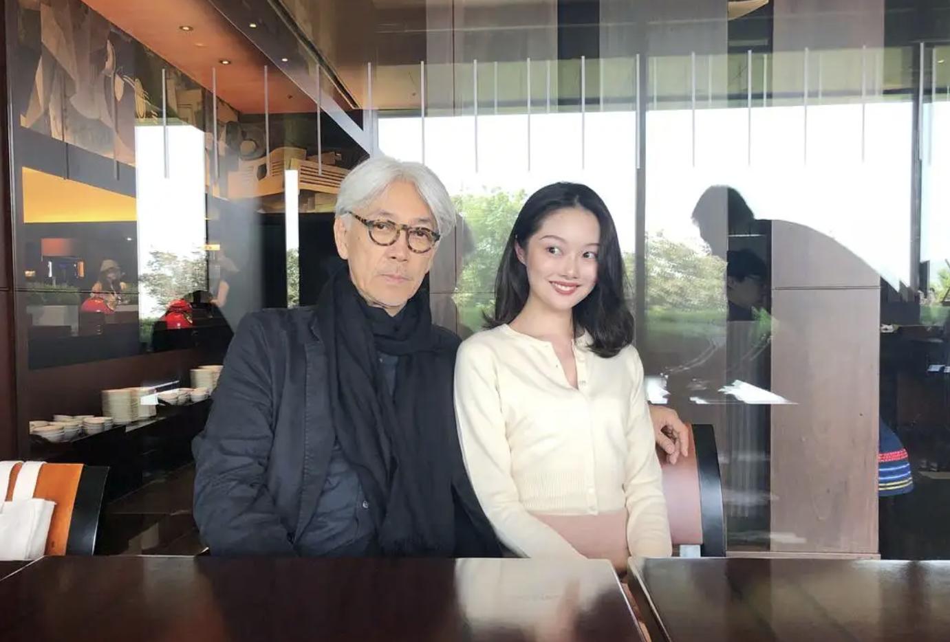 网红晚晚：炫富频翻车，豪门贵妇变寒门贵妇成群嘲，老公也不省心